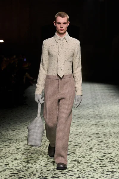 Look 37